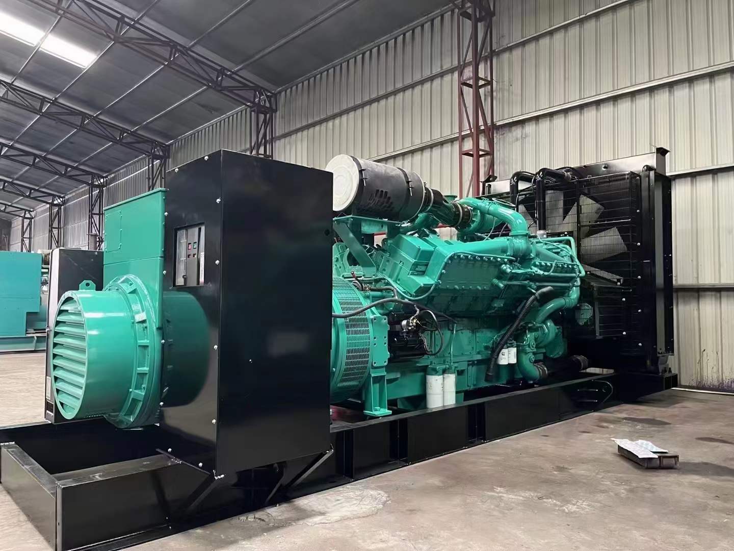 水磨沟如何降低 800kW 柴油发电机输出电流的波动？