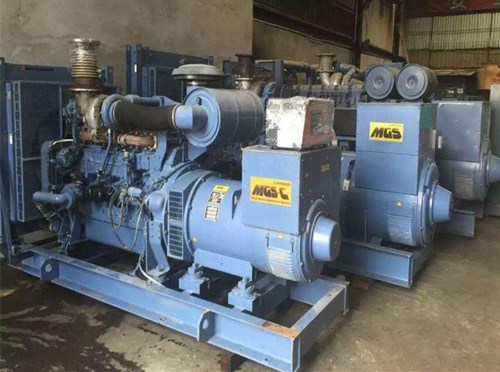 水磨沟发电机组带负载降电压是什么原因照成的？