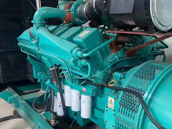 水磨沟更换100kW柴油发电机组机油时，需要注意哪些事项？